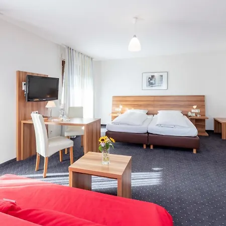 Krone Strassdorf מלון Schwäbisch Gmünd