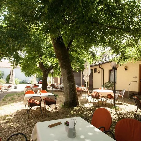 Krone Strassdorf מלון Schwäbisch Gmünd