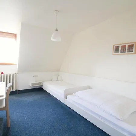 Krone Strassdorf מלון