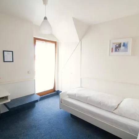 Krone Strassdorf מלון Schwäbisch Gmünd