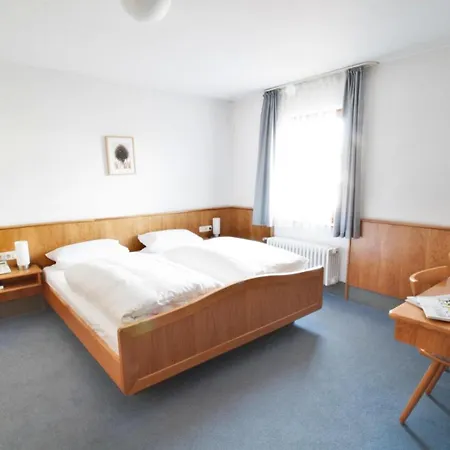 מלון Krone Strassdorf