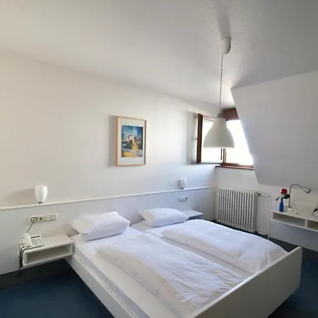 מלון Krone Strassdorf