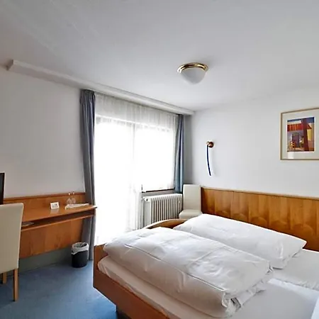 Krone Strassdorf Szálloda